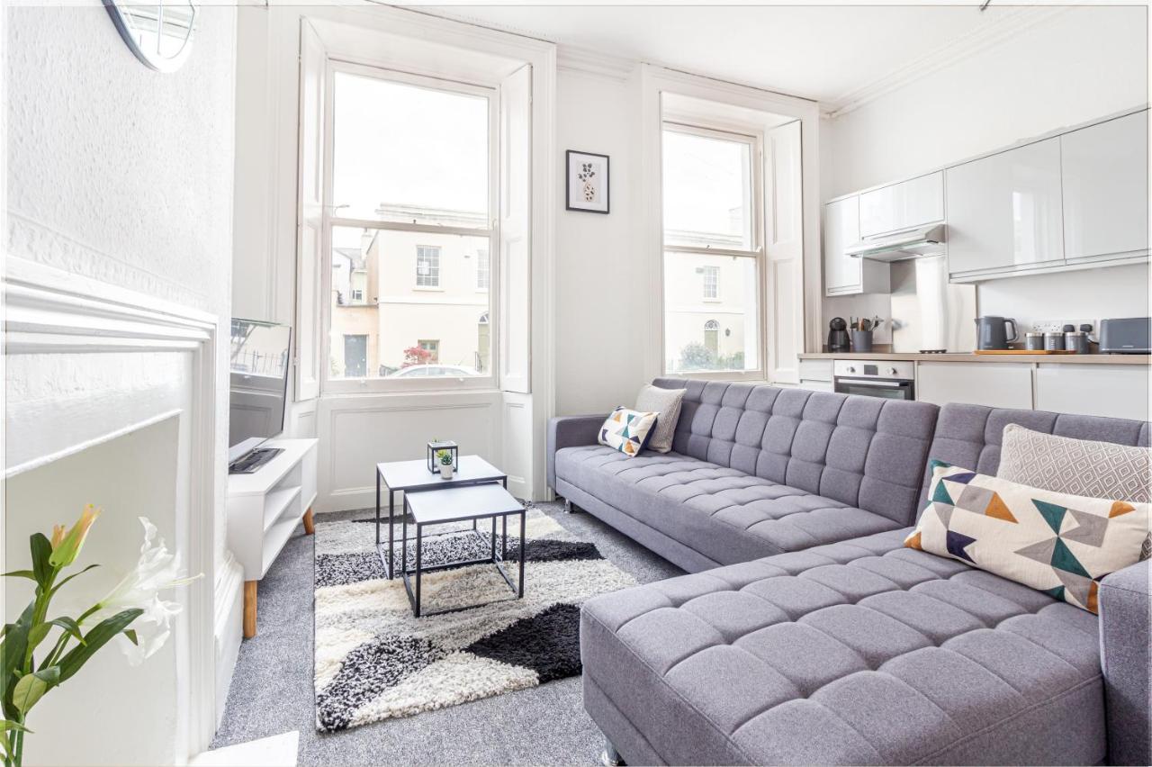 Host & Stay - Montpellier Villa Apartment Cheltenham Bagian luar foto