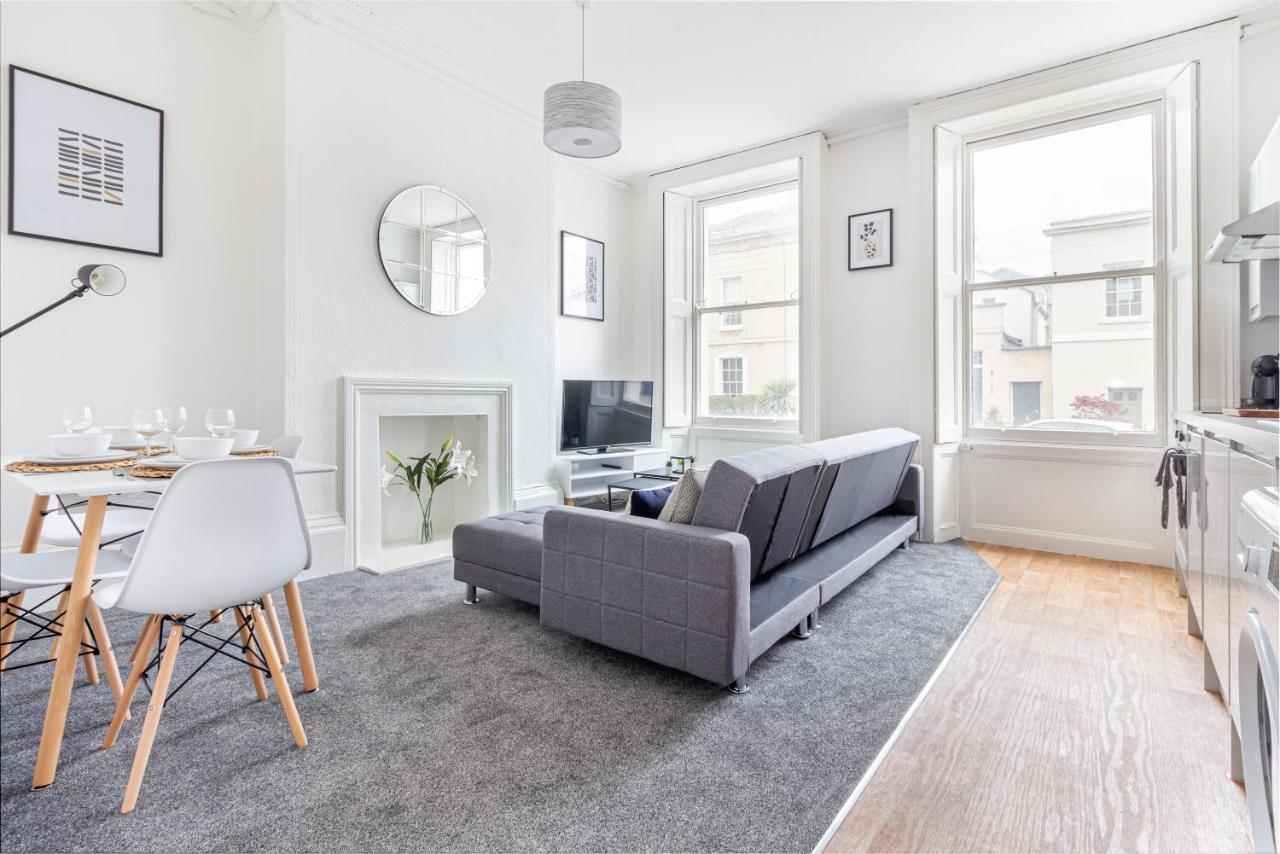 Host & Stay - Montpellier Villa Apartment Cheltenham Bagian luar foto