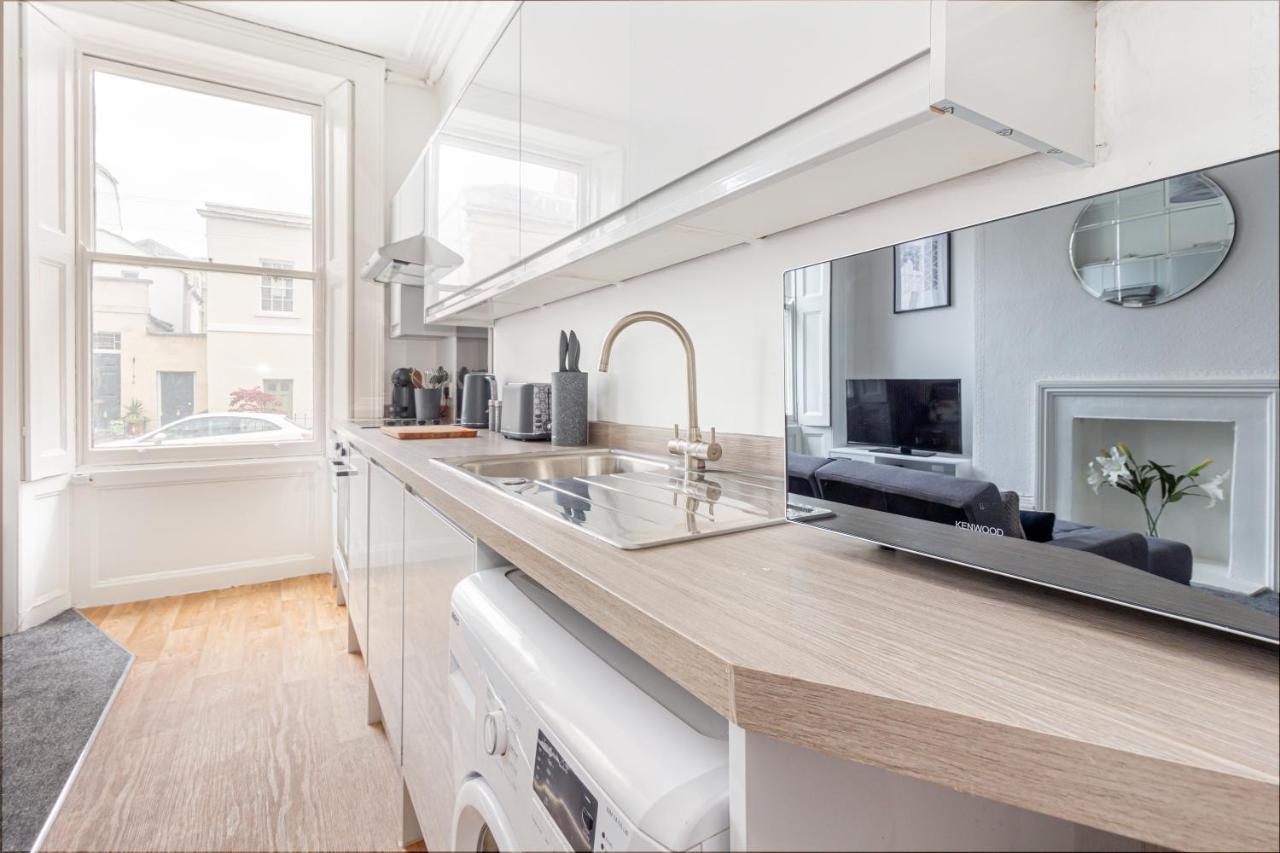 Host & Stay - Montpellier Villa Apartment Cheltenham Bagian luar foto