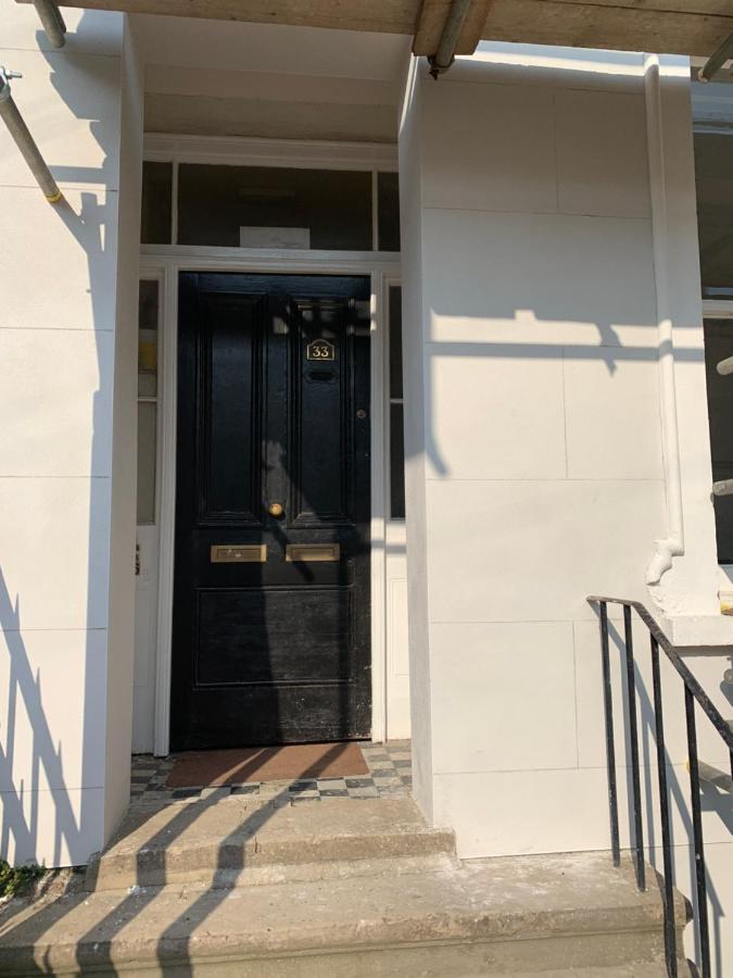 Host & Stay - Montpellier Villa Apartment Cheltenham Bagian luar foto